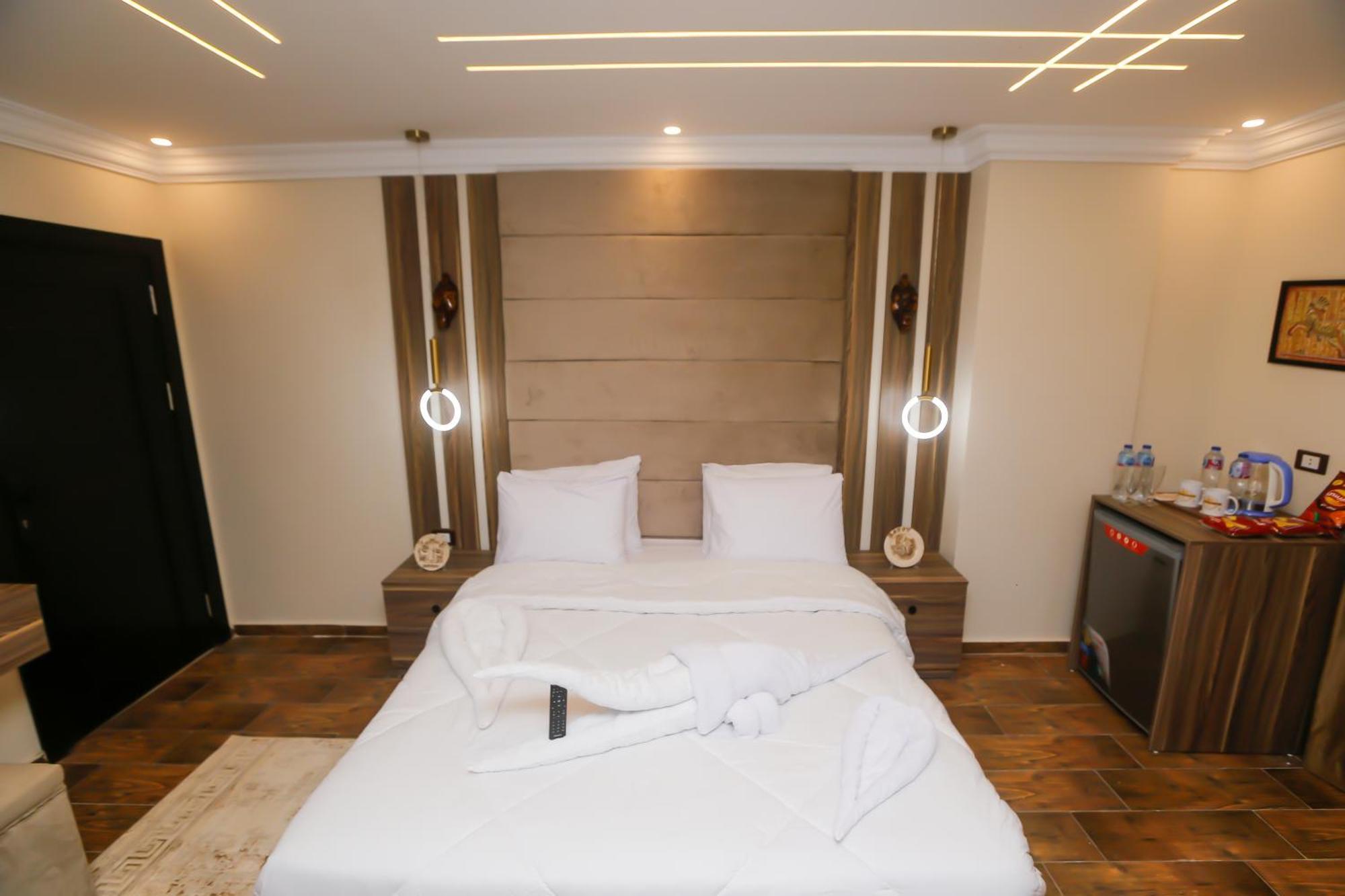Imperial Pyramids Heights View Bed & Breakfast Nazlet el-Sisi Exterior photo